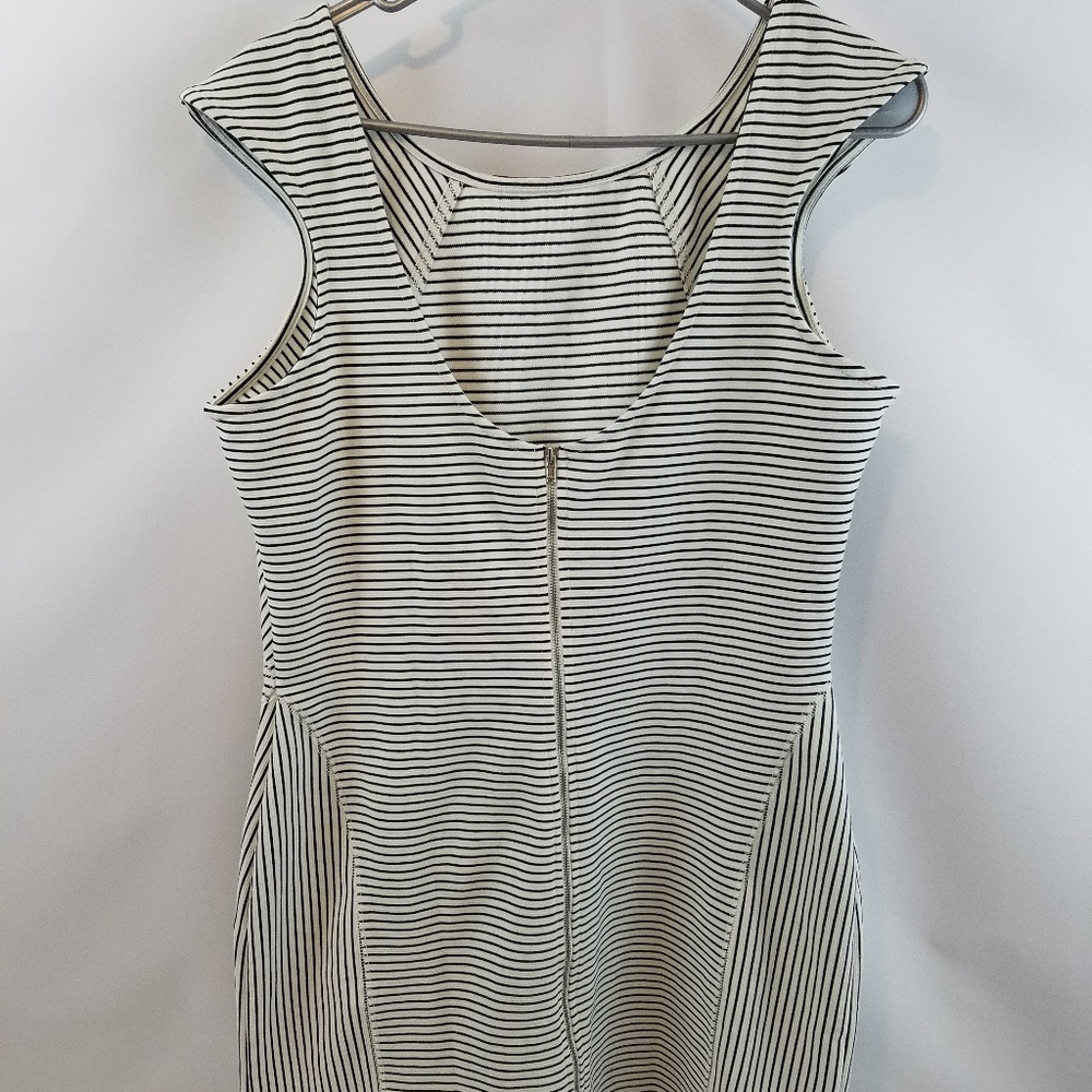 💥Worthington Large Black and White Striped dress